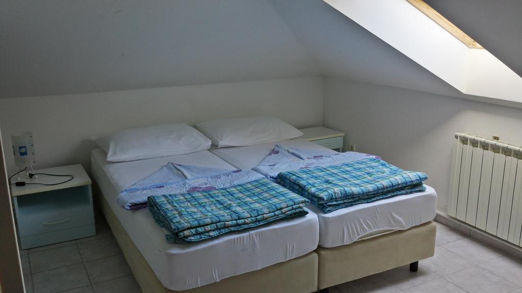 Bed&Breakfast Villa Eva Omišalj Δωμάτιο φωτογραφία